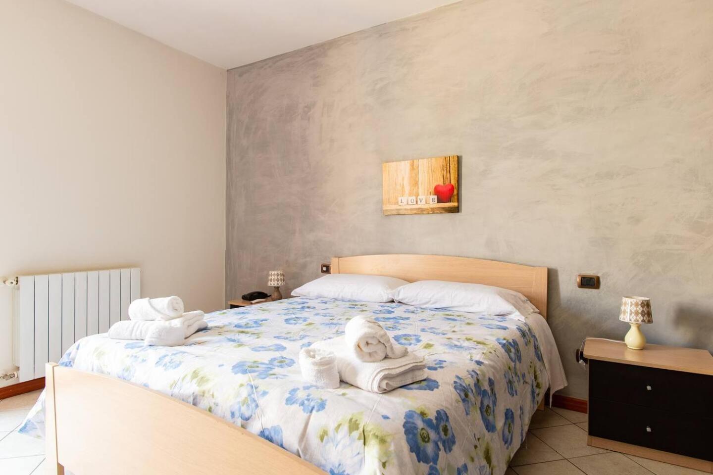2 Apartments - Akragas Home 1 & 2 On Via Atenea City Center With View 阿格里真托 外观 照片