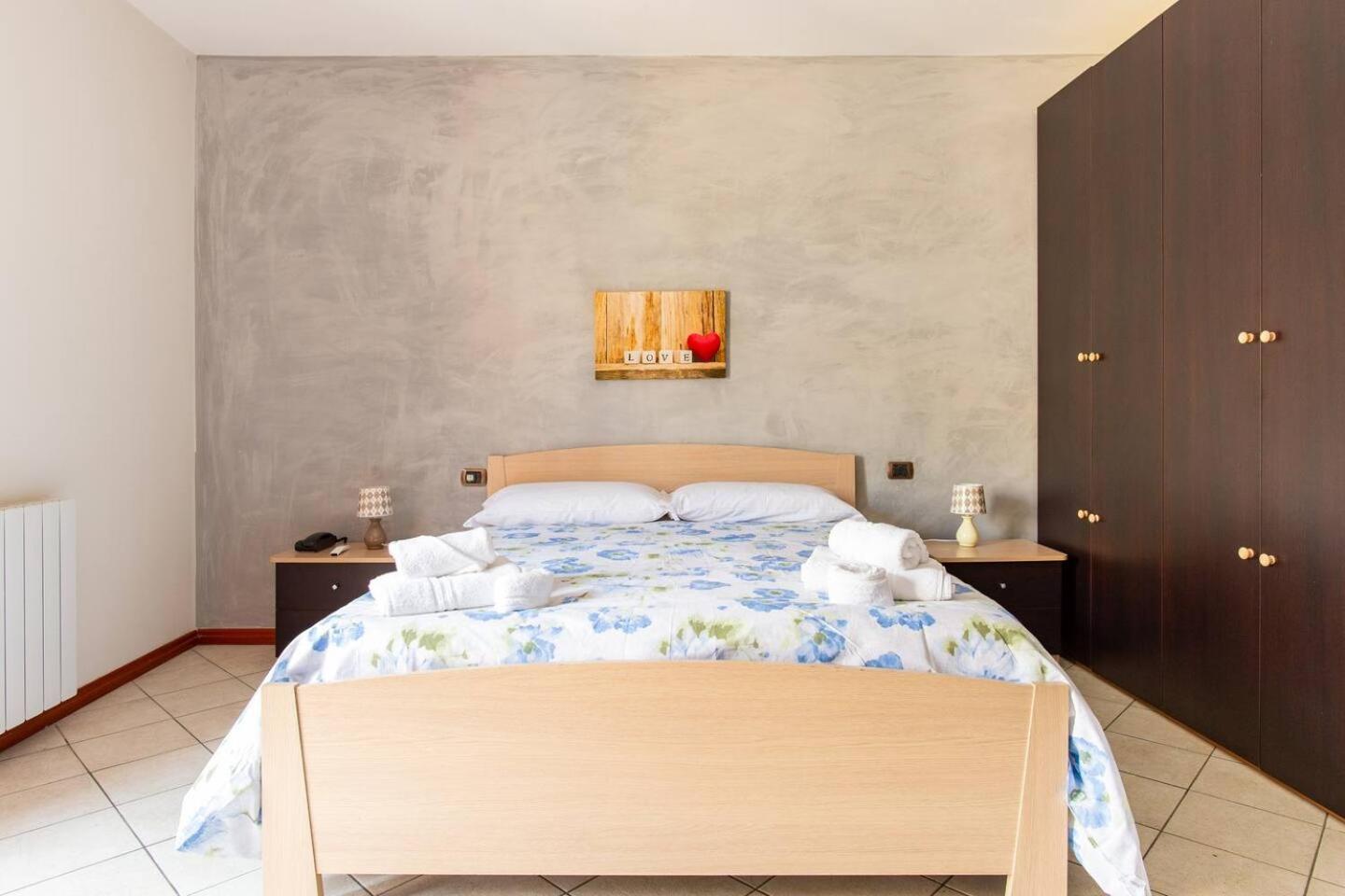 2 Apartments - Akragas Home 1 & 2 On Via Atenea City Center With View 阿格里真托 外观 照片